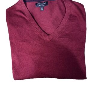 Banana Republic Men's Deep Red V-Neck Sweater